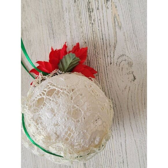 White lace red flower ornament Xmas decor - Picture 1 of 6